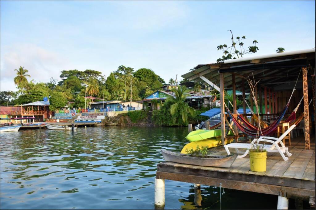 El Jaguar Hostel Bocas Town Kültér fotó