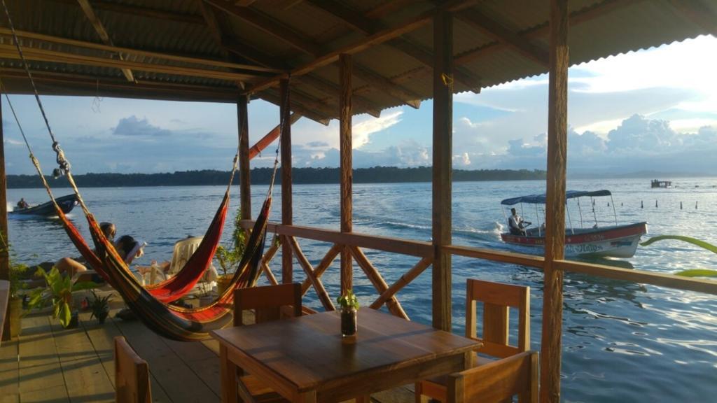 El Jaguar Hostel Bocas Town Kültér fotó