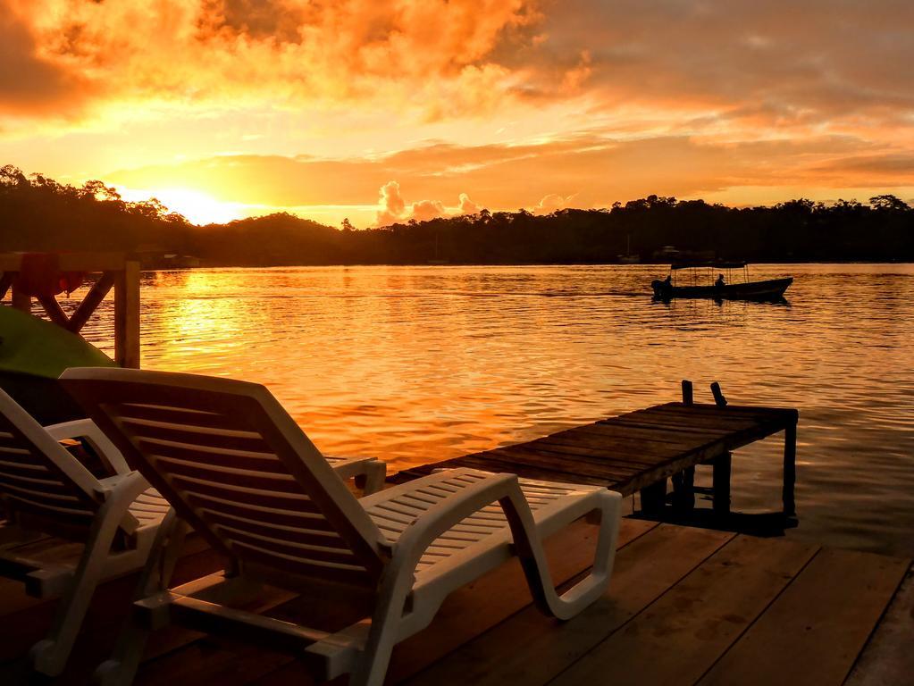 El Jaguar Hostel Bocas Town Kültér fotó