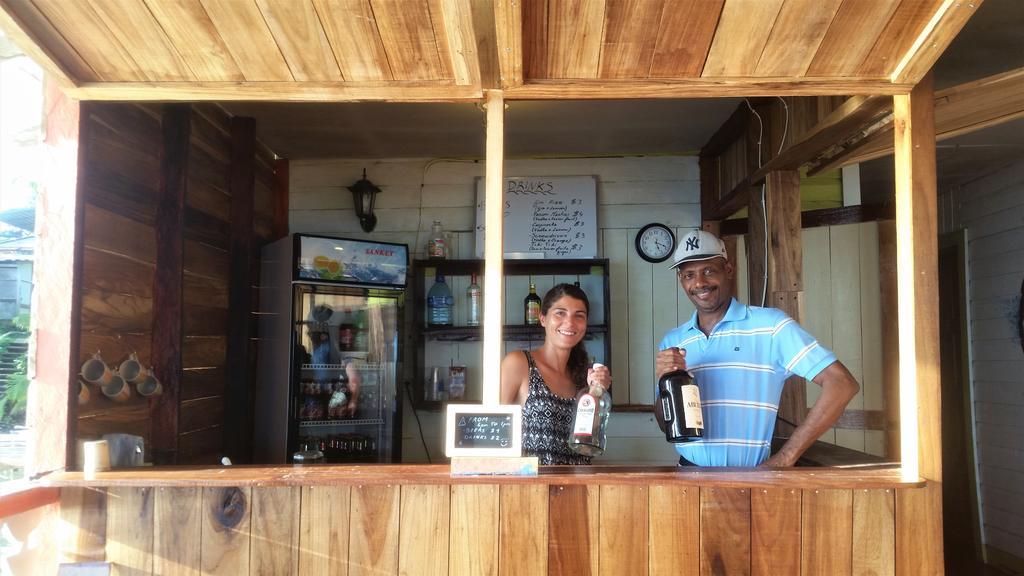 El Jaguar Hostel Bocas Town Kültér fotó